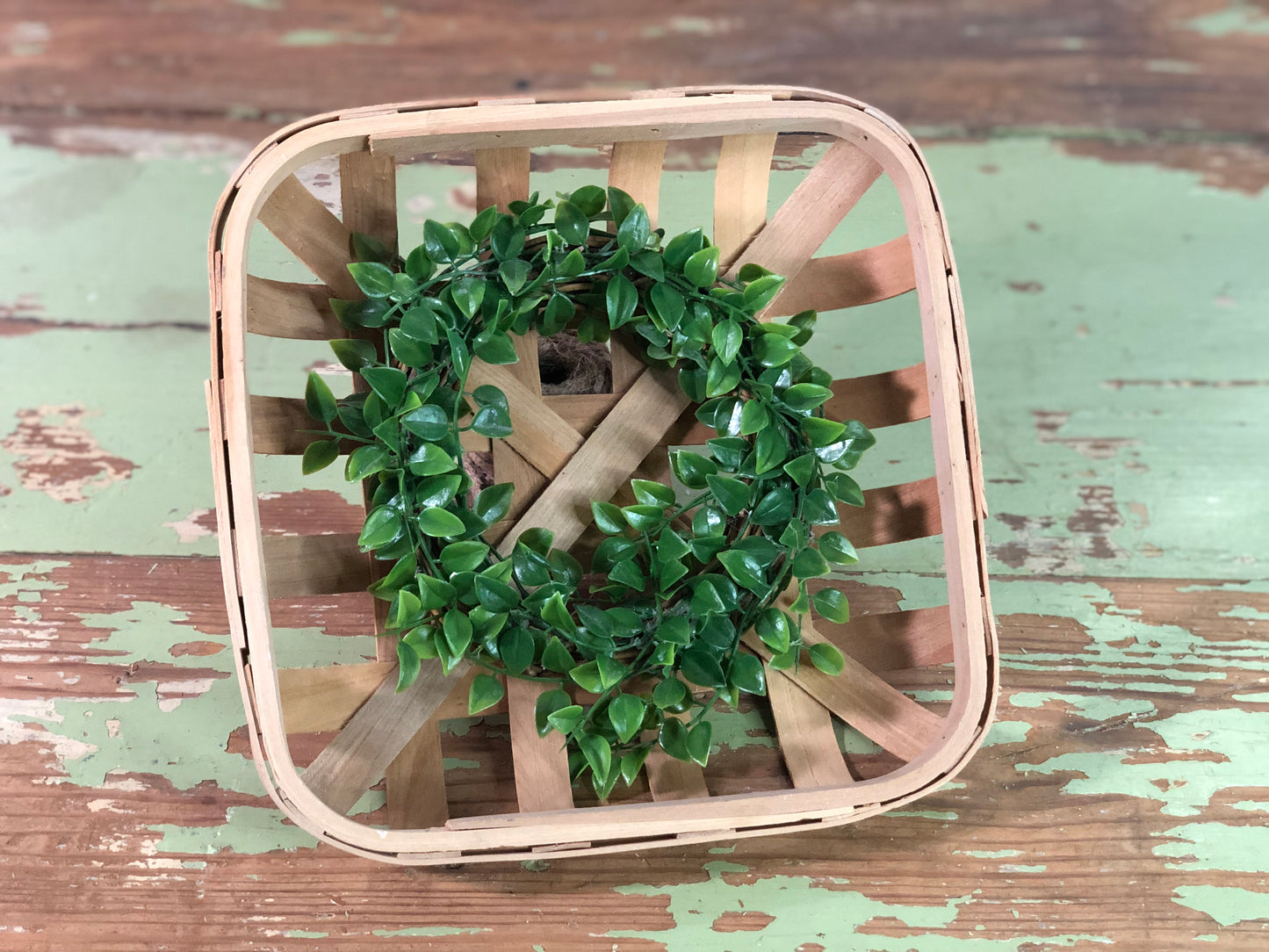 Small Tobacco Basket with Green Wreath