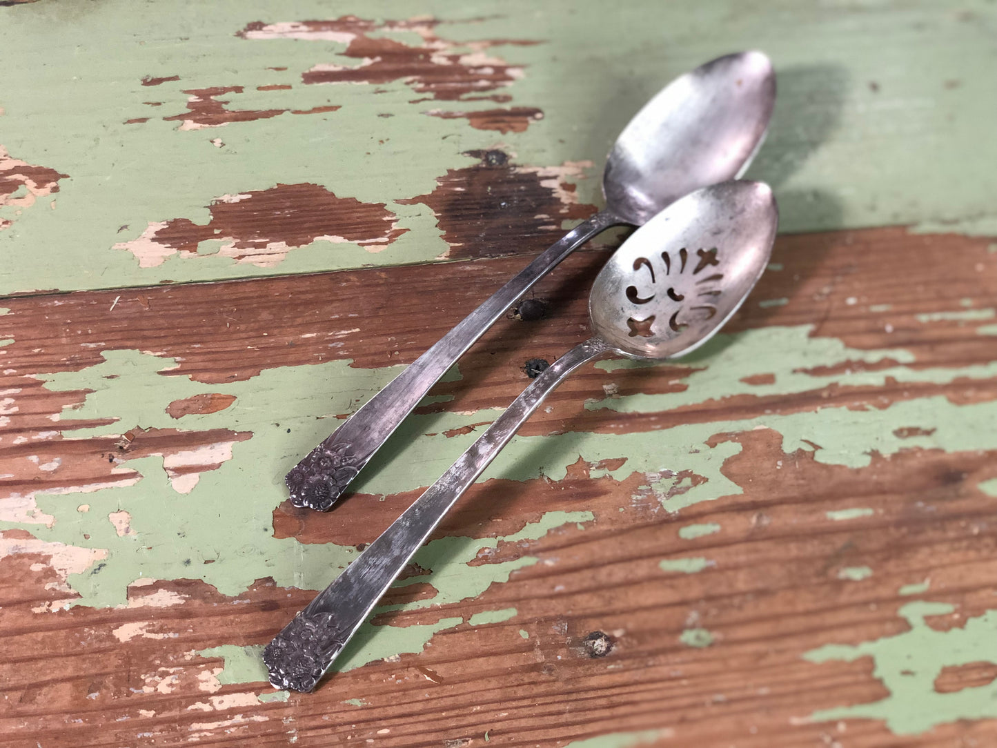 WM Rogers & Son - April Pattern Silverware - Sold in sets (See pics and Options)