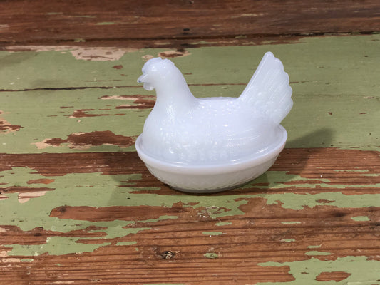 Vintage Milkglass Hen on Nest